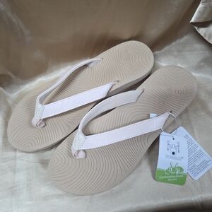 Kualu Lightweight Women’s Beige Flip Flop Sandals